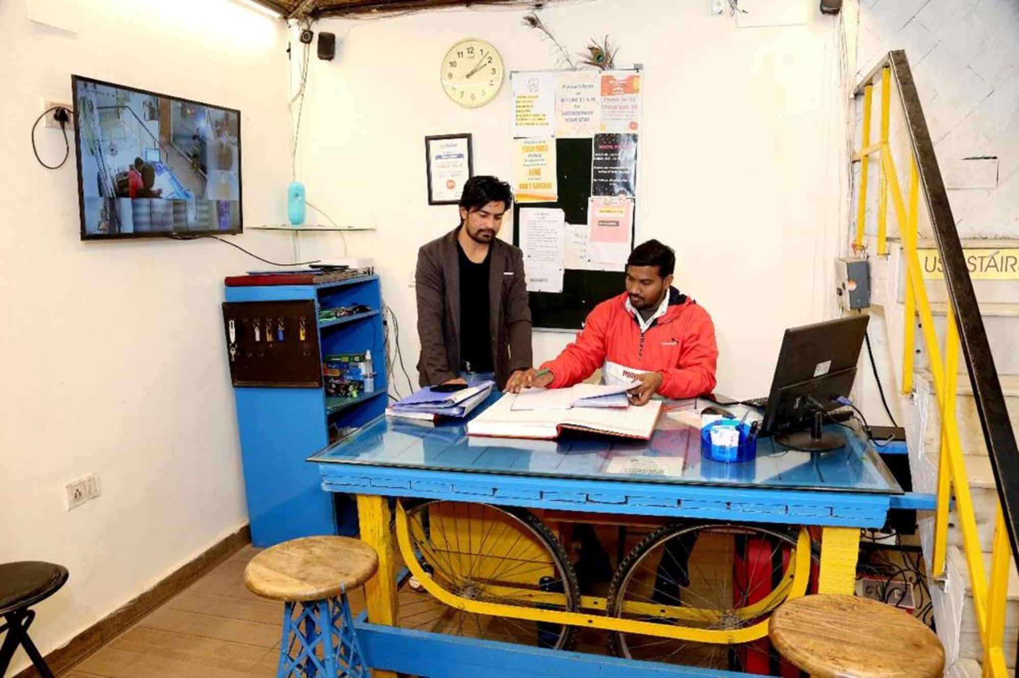 Bunk Hostel Delhi Best Backpacking Accommodation New Delhi Exterior photo